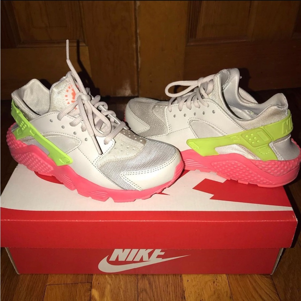 Nike huaraches sneakers
